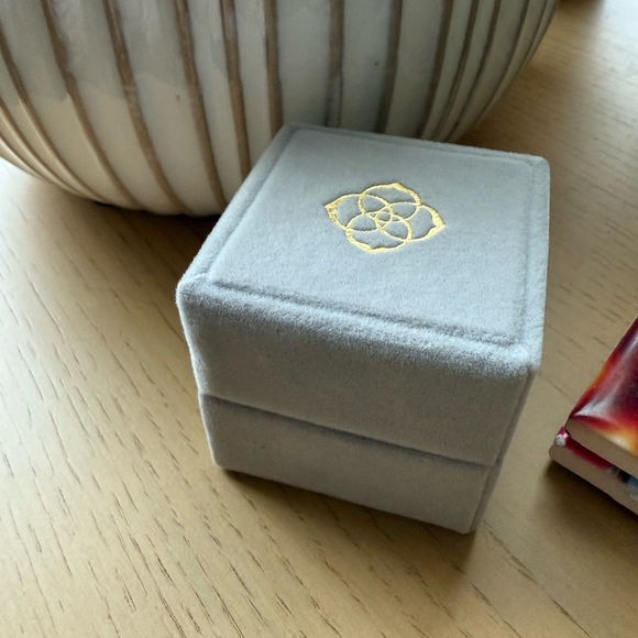 Kendra Scott Melanie 14k White Gold Band Ring in White Diamond - Picture 6 of 10